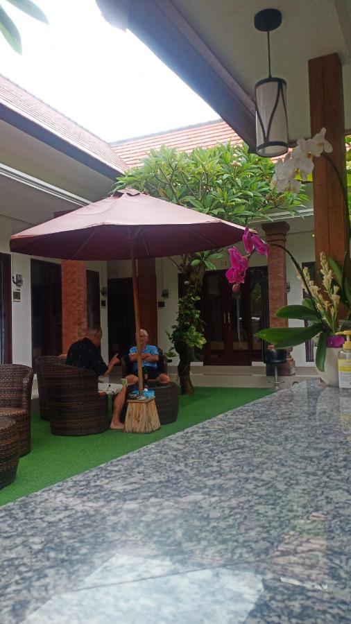 D&D Homestay Pesanggaran Exterior foto
